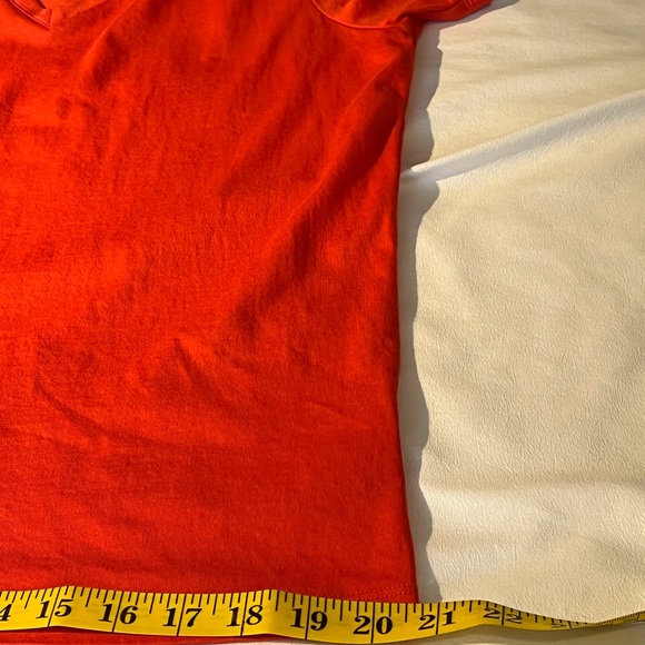 Land’s End V neck t shirt. Small. Relaxed fit - Picture 8 of 9